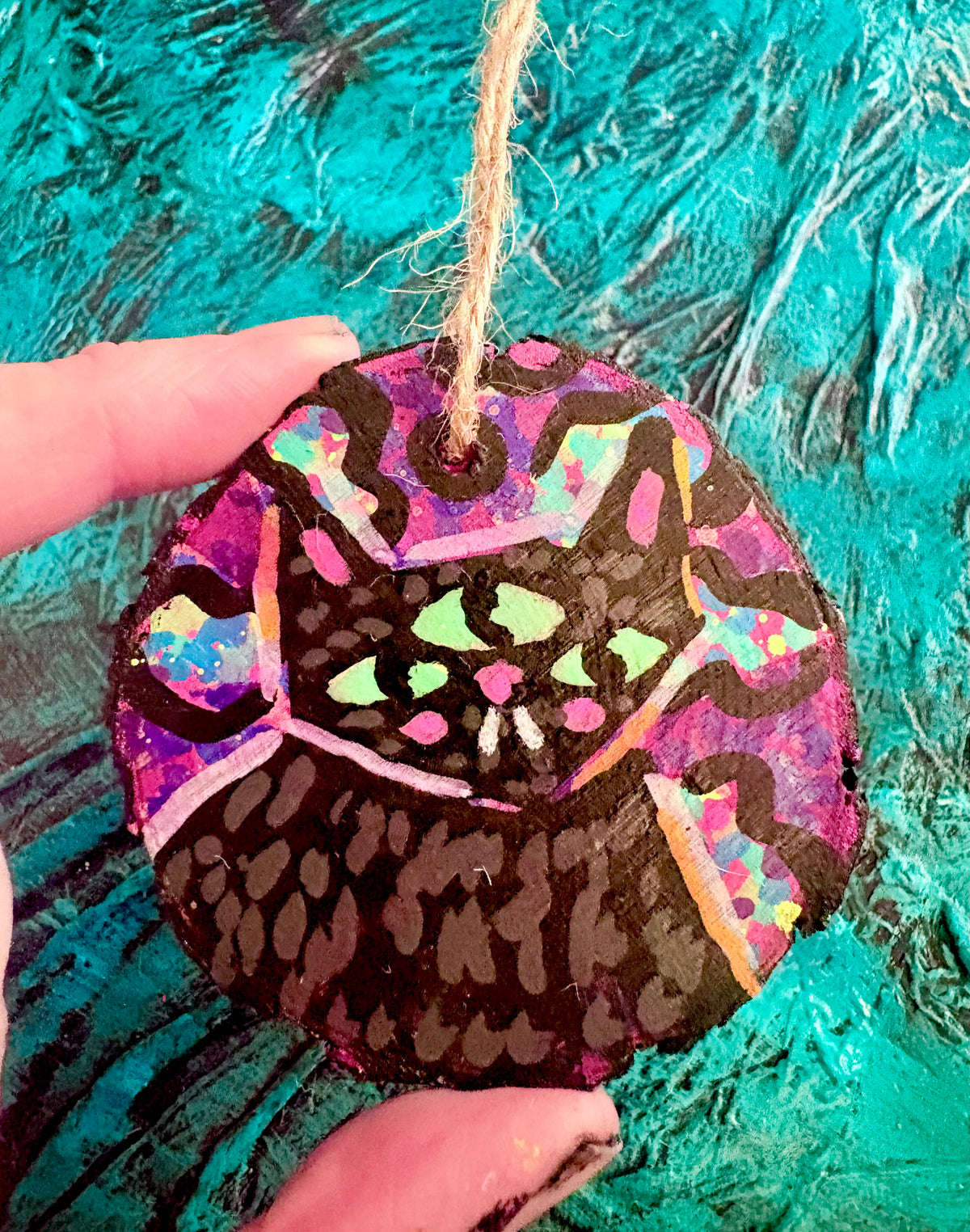 Hand Painted Wooden Ornament 0010